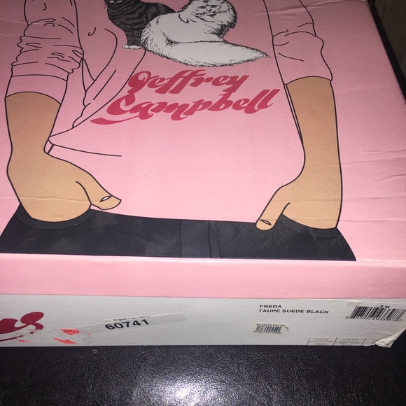 Jeffrey Campbell Freda Taupe Suede boots size 6. - Picture 8 of 8